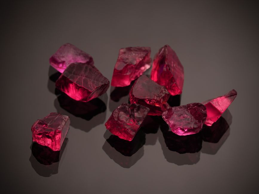 The Essential Guide to Choosing a Gemstone Supplier